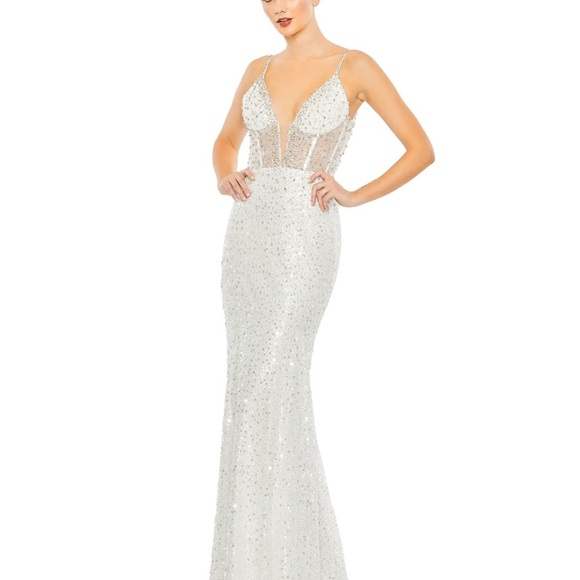 (162) EMBELLISHED PLUNGE NECK SLEEVELESS TRUMPET GOWN MSRP $598